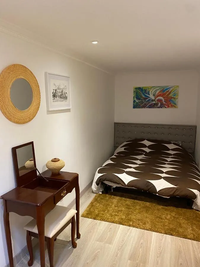 Cosy, Charming With Courtyard アパート *